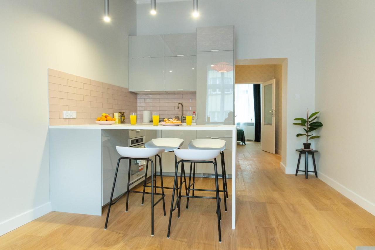 Glamorous And Brand New 2 Bedroom Krakow Luaran gambar